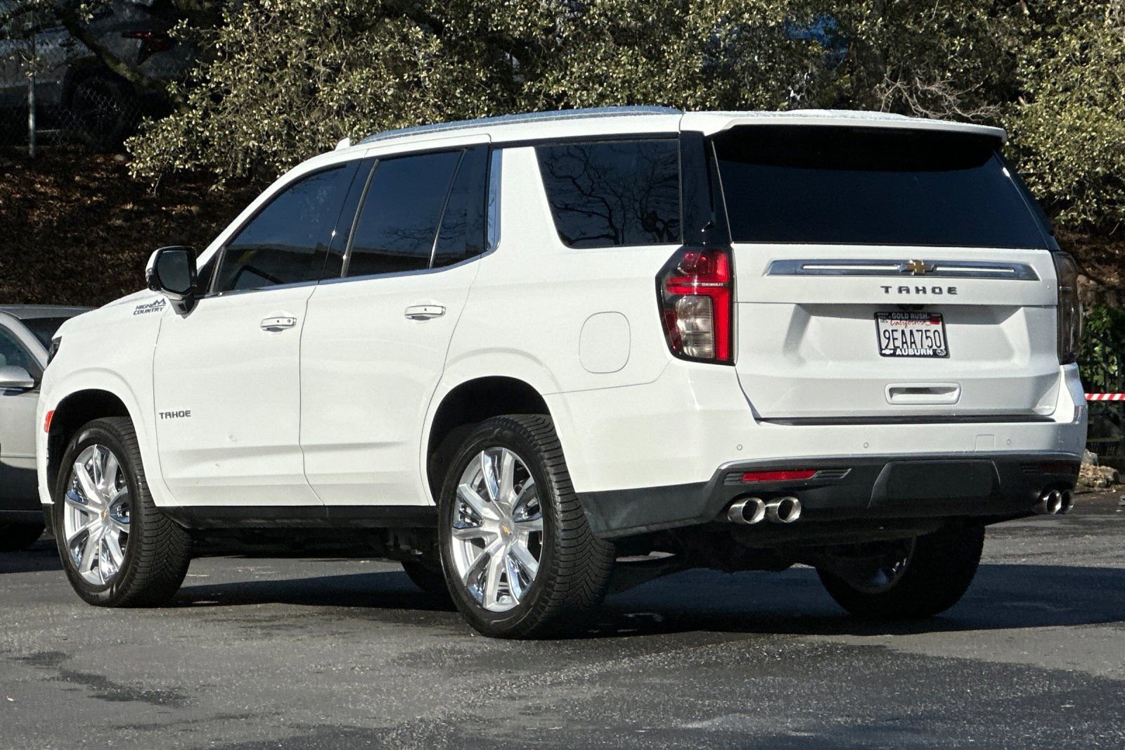 Used 2023 Summit White Chevrolet High Country image 7