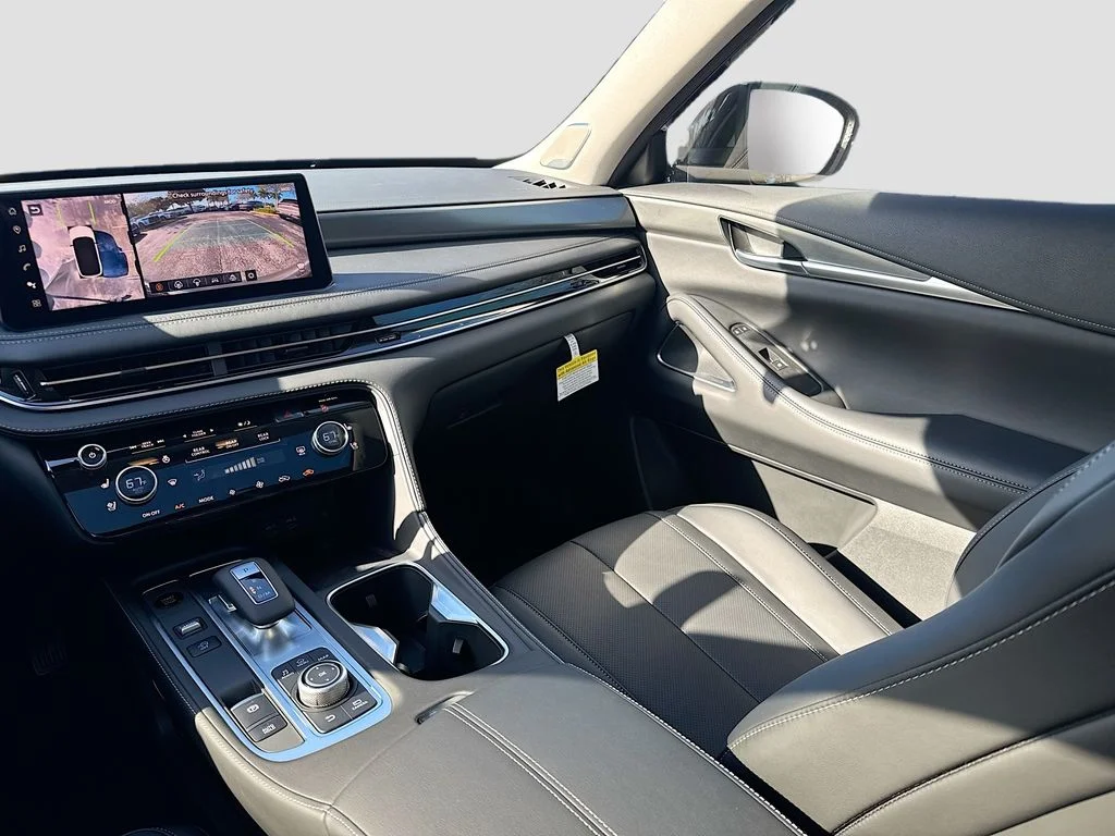 Certified Used 2026 Black INFINITI LUXE image 25