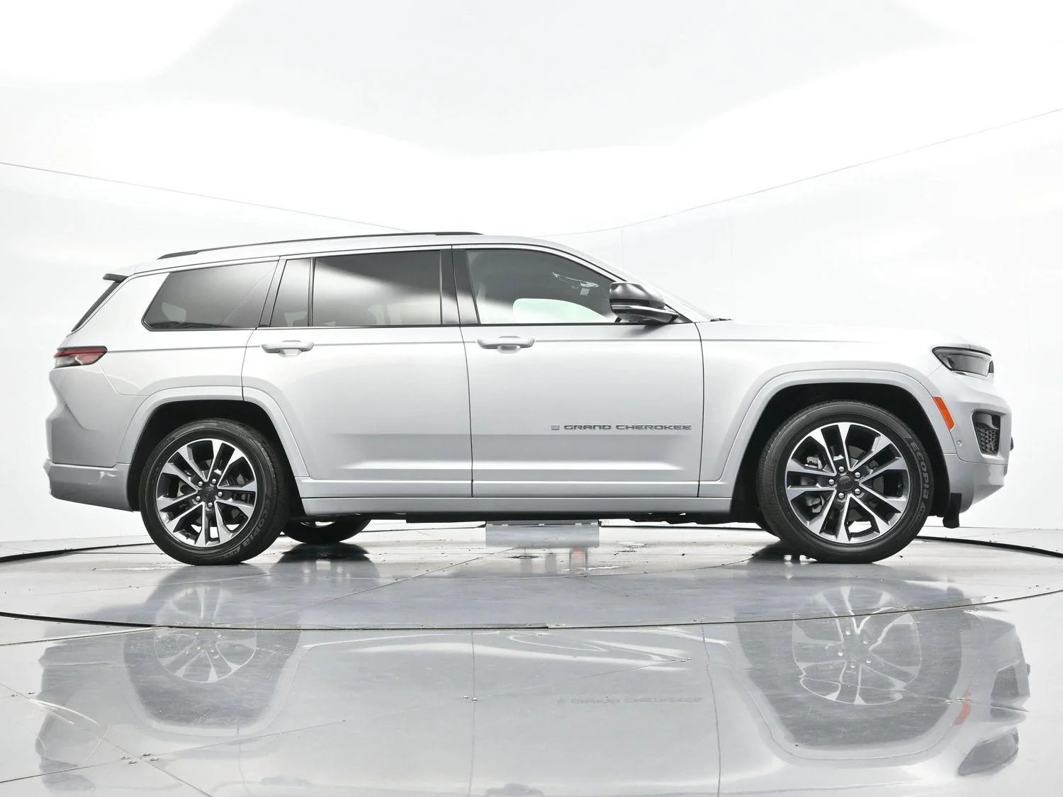 Used 2022 Silver Zynith Jeep Overland image 49