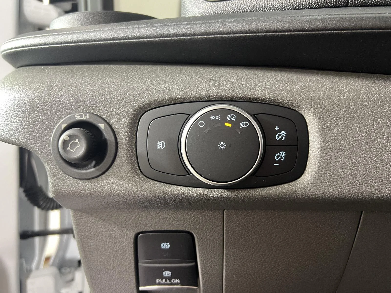 Used 2026 Oxford White Ford XLT image 16