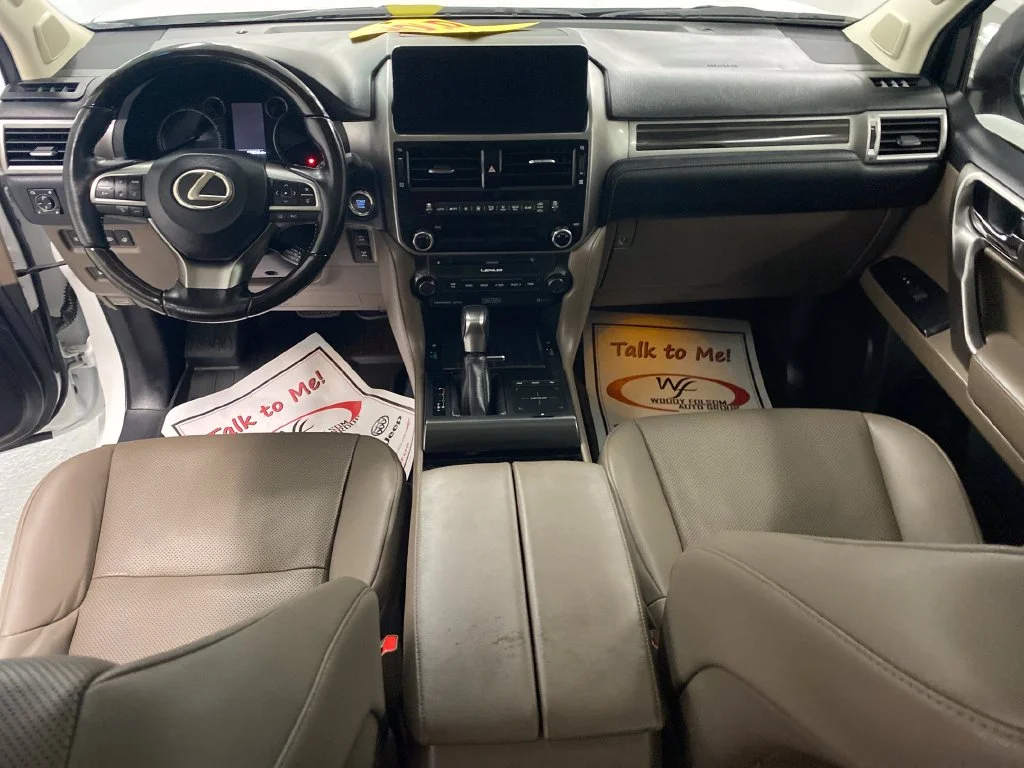 Used 2022  Lexus 460 image 18