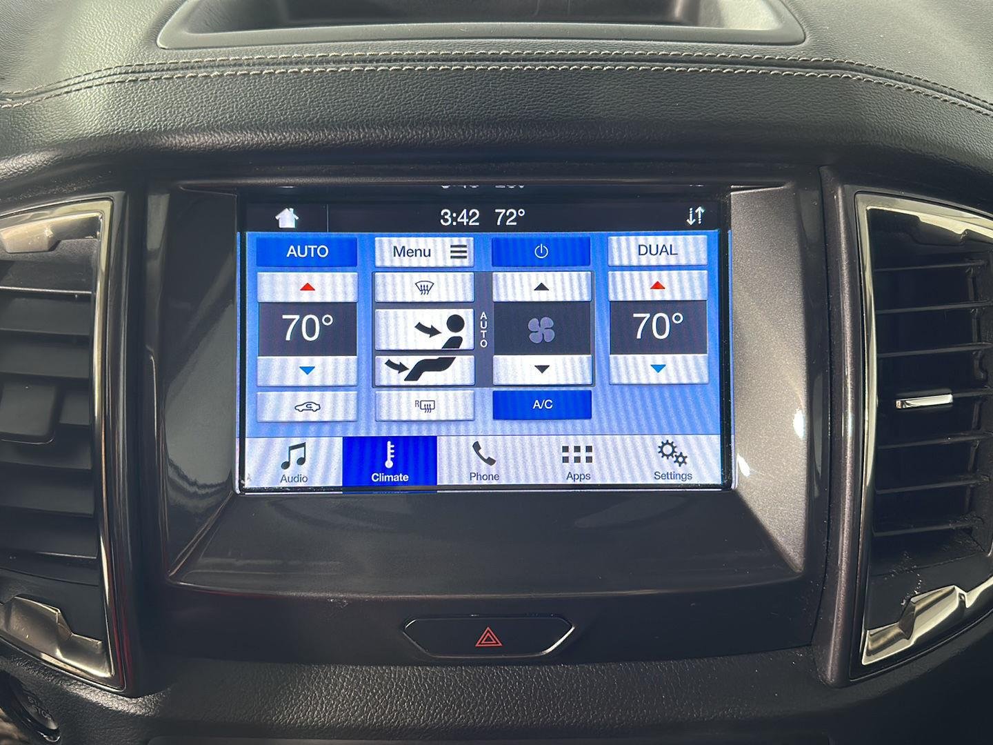 Used 2019 Oxford White Ford LARIAT image 24