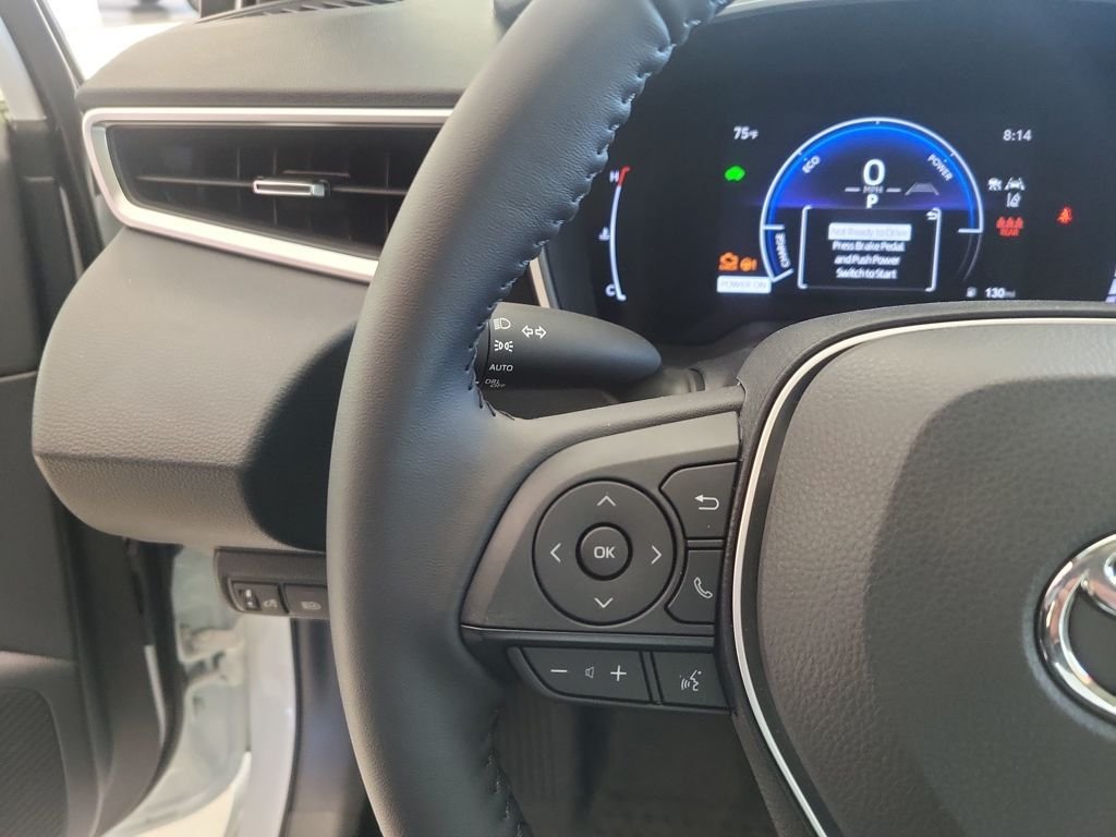 2025 Toyota Corolla XLE - Photo 20