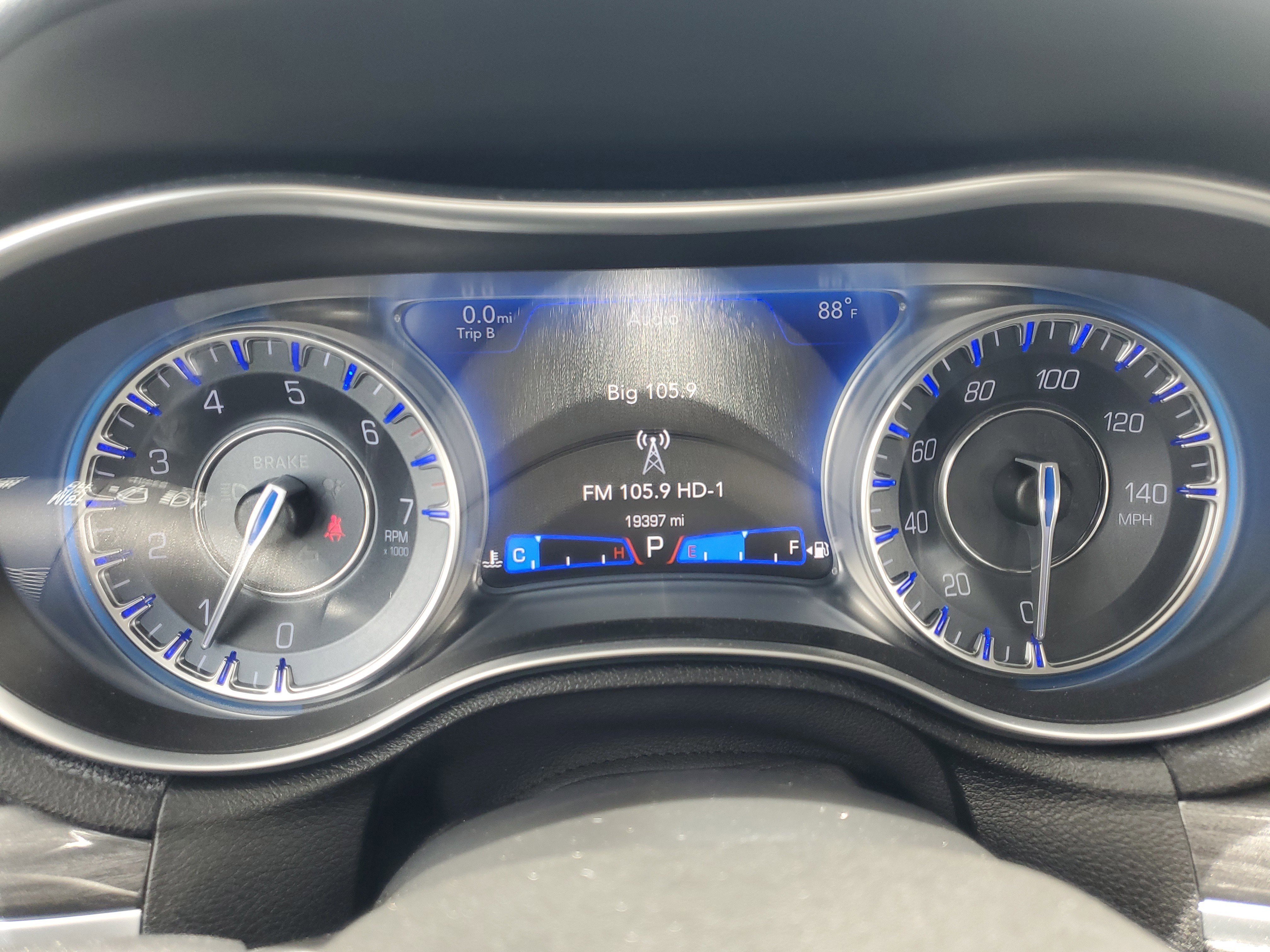 Used 2022 Frostbite Chrysler Touring image 22