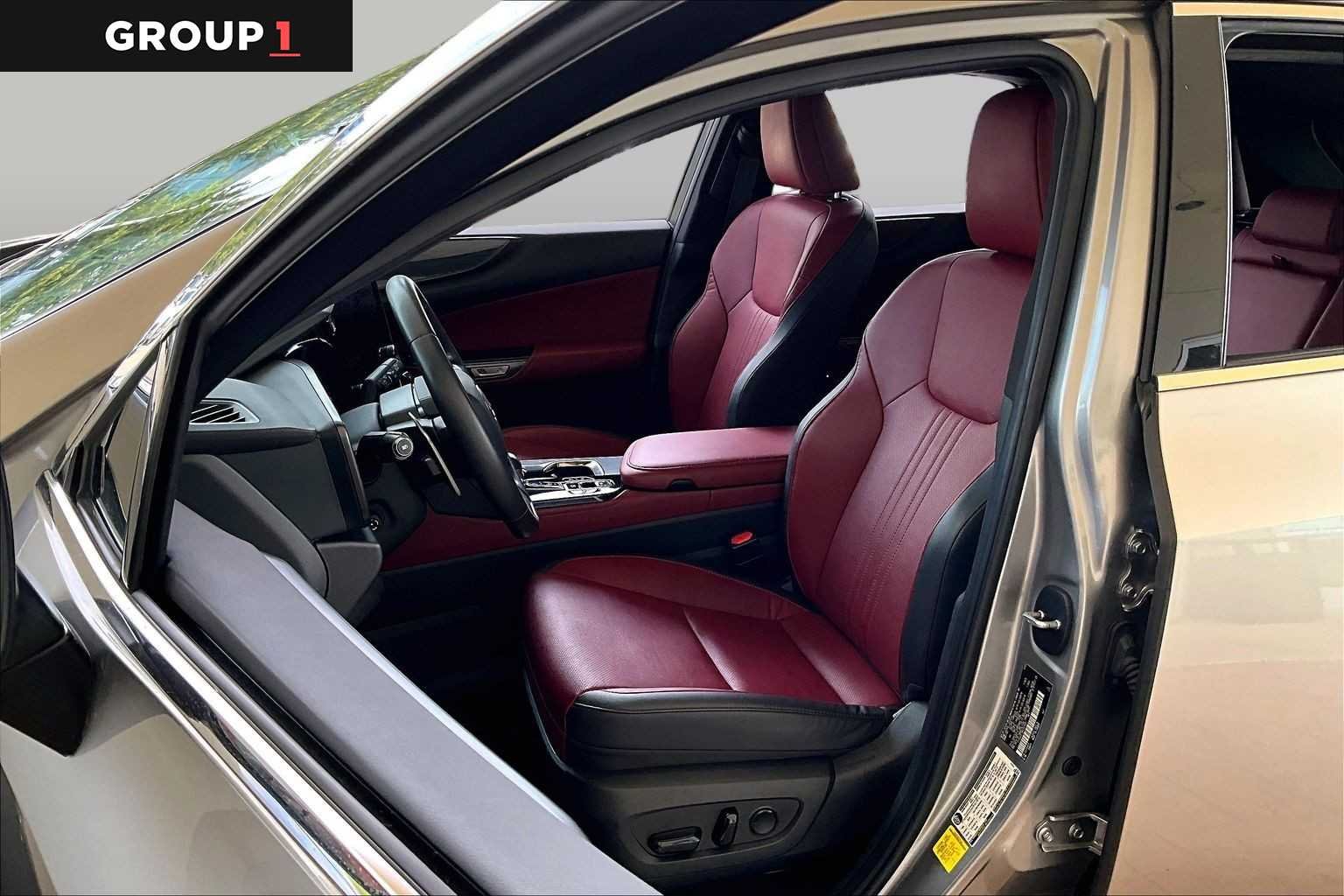 Used 2024 Atomic Silver Lexus Premium image 7