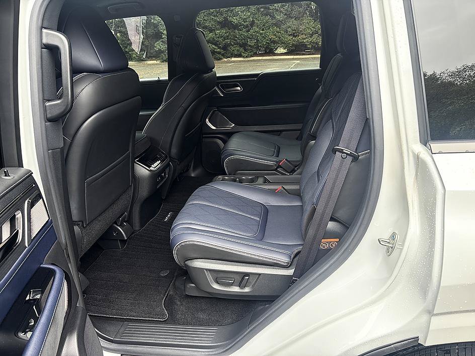 Used 2026 Radiant White INFINITI SPORT image 12