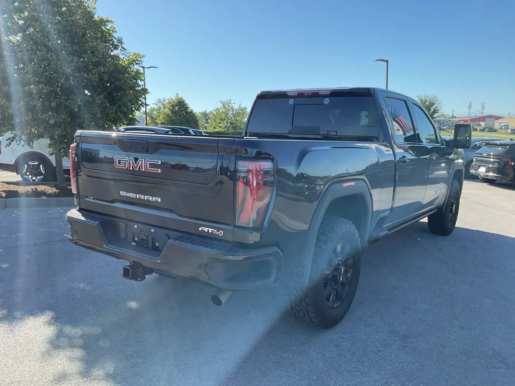 Used 2025 Onyx Black GMC AT4 image 9