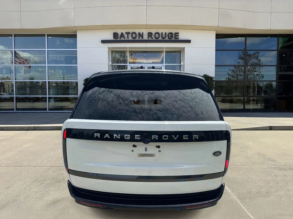 Certified Used 2023 White Land Rover SE image 4