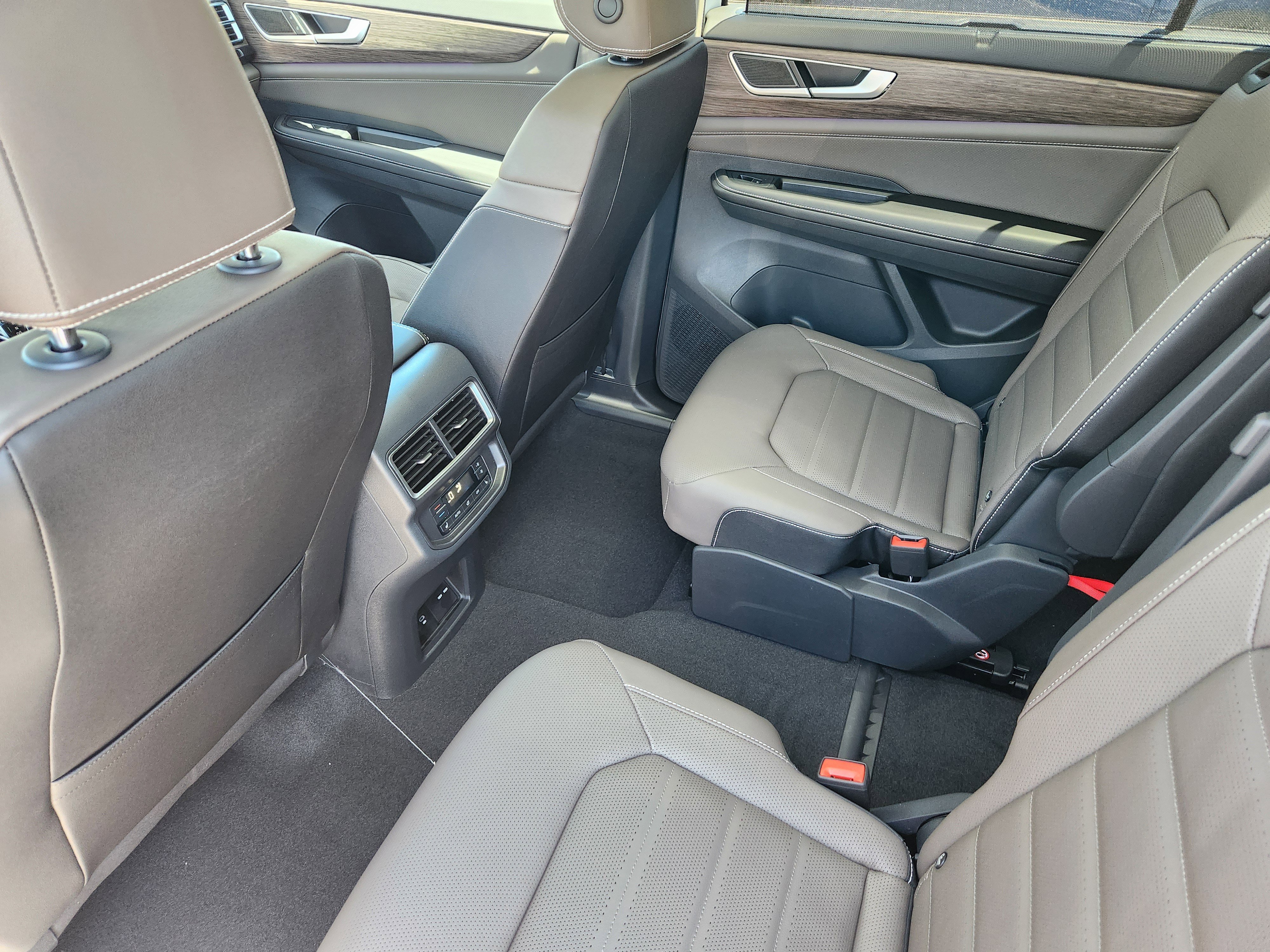 New 2026 White Volkswagen 2.0T SEL image 16