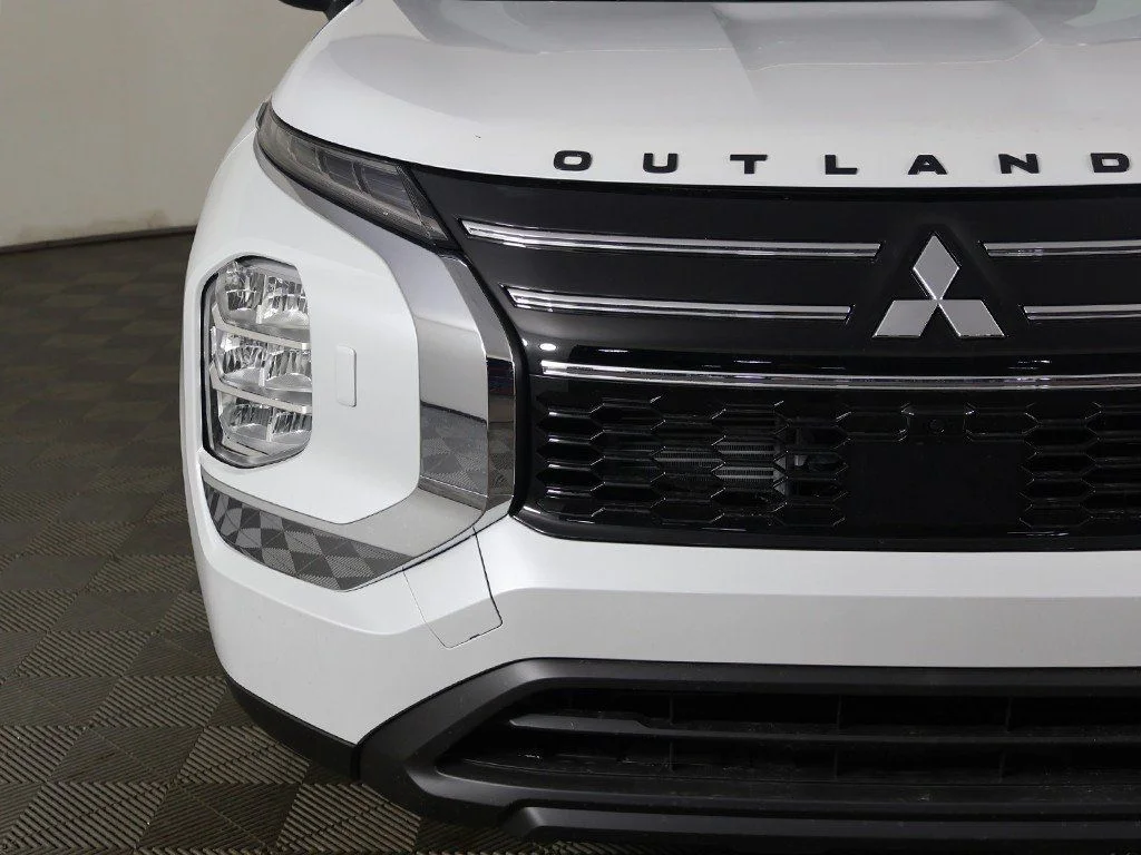 2026 Mitsubishi Outlander ES - Photo 12