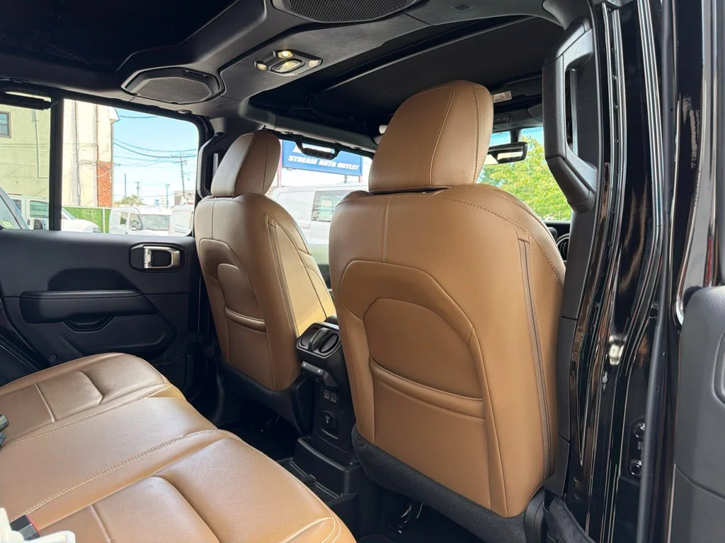 Used 2022 Black Jeep Unlimited Sahara image 19