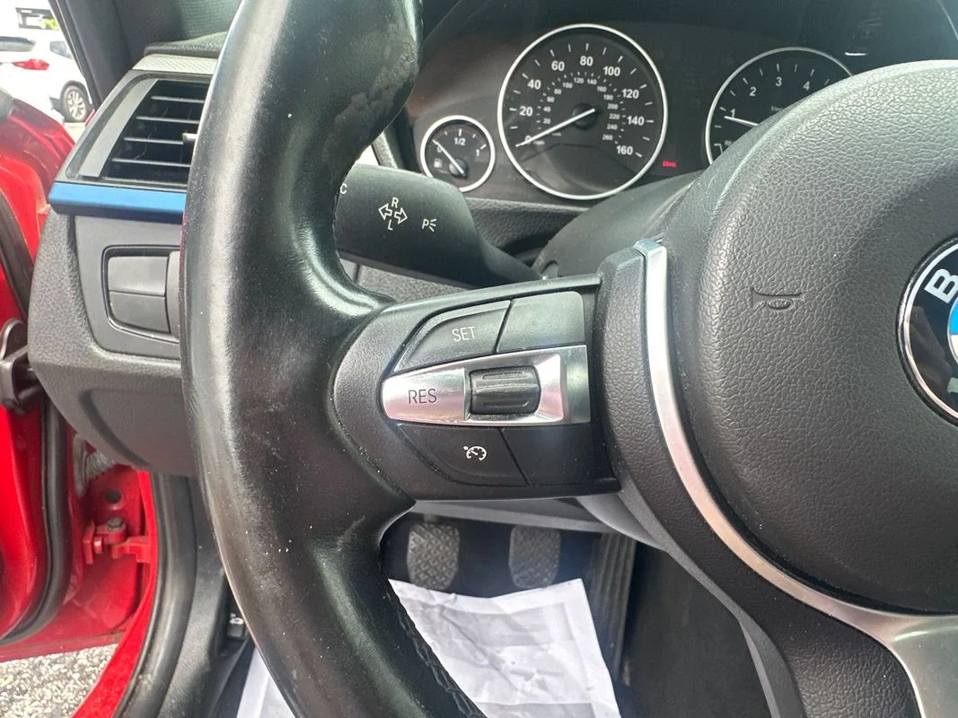 Used 2013 Red BMW xDrive image 18