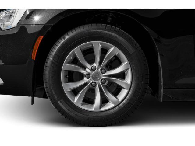 Used 2015 Bright White Clearcoat Chrysler Limited image 15