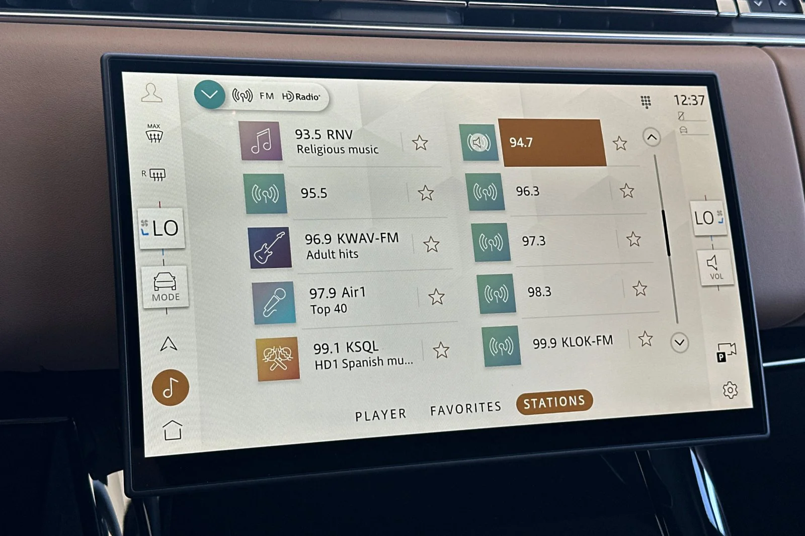New 2026 Varesine Blue Land Rover SE image 18