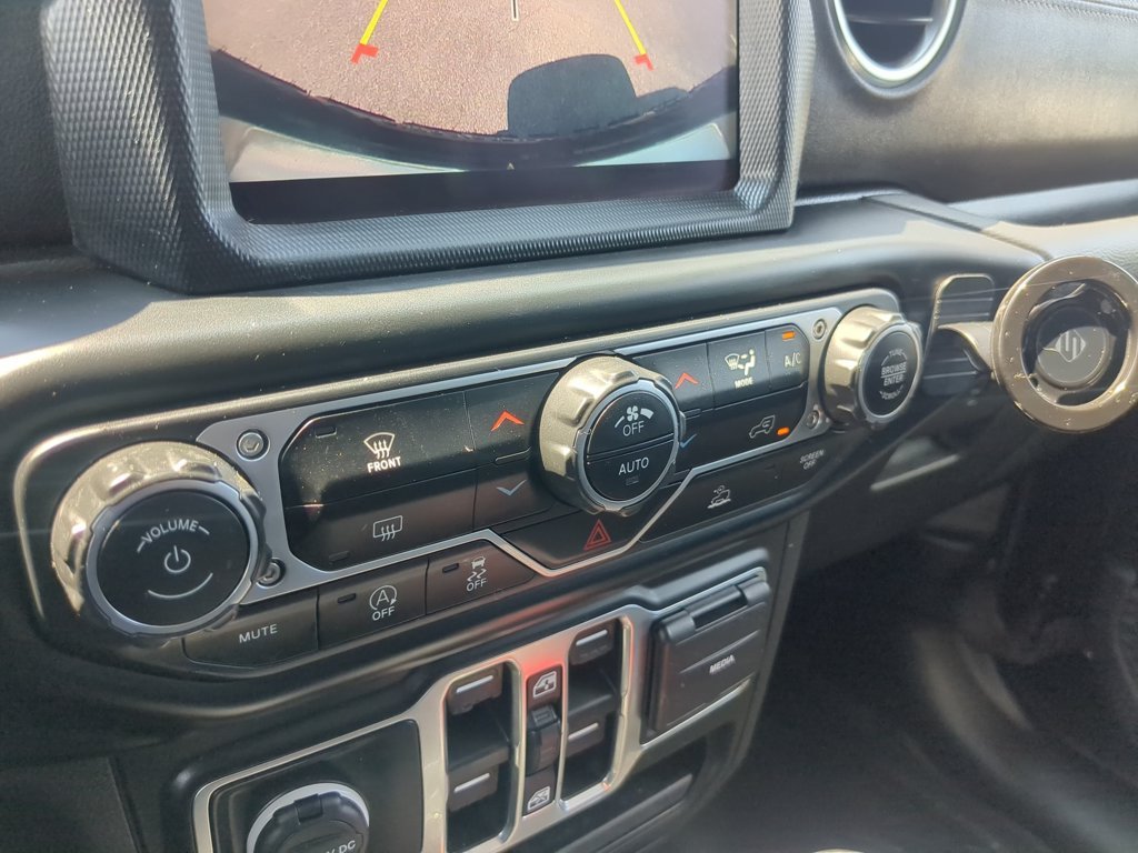 Used 2022 Black Clearcoat Jeep Unlimited Sahara image 18