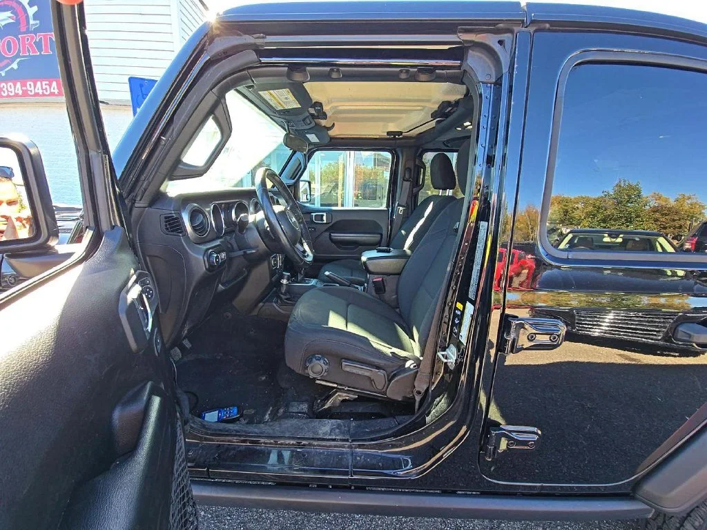 Used 2021 Black Jeep Unlimited Willys image 5