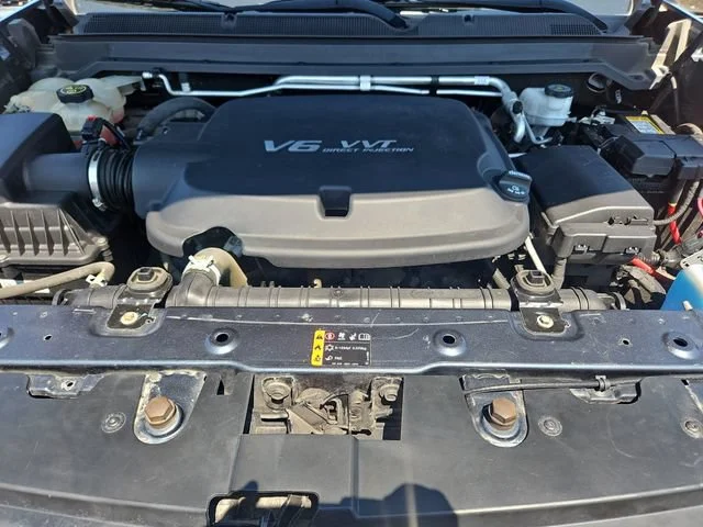 Used 2019 SHADOW GRAY METALLIC Chevrolet 4WD LT image 22