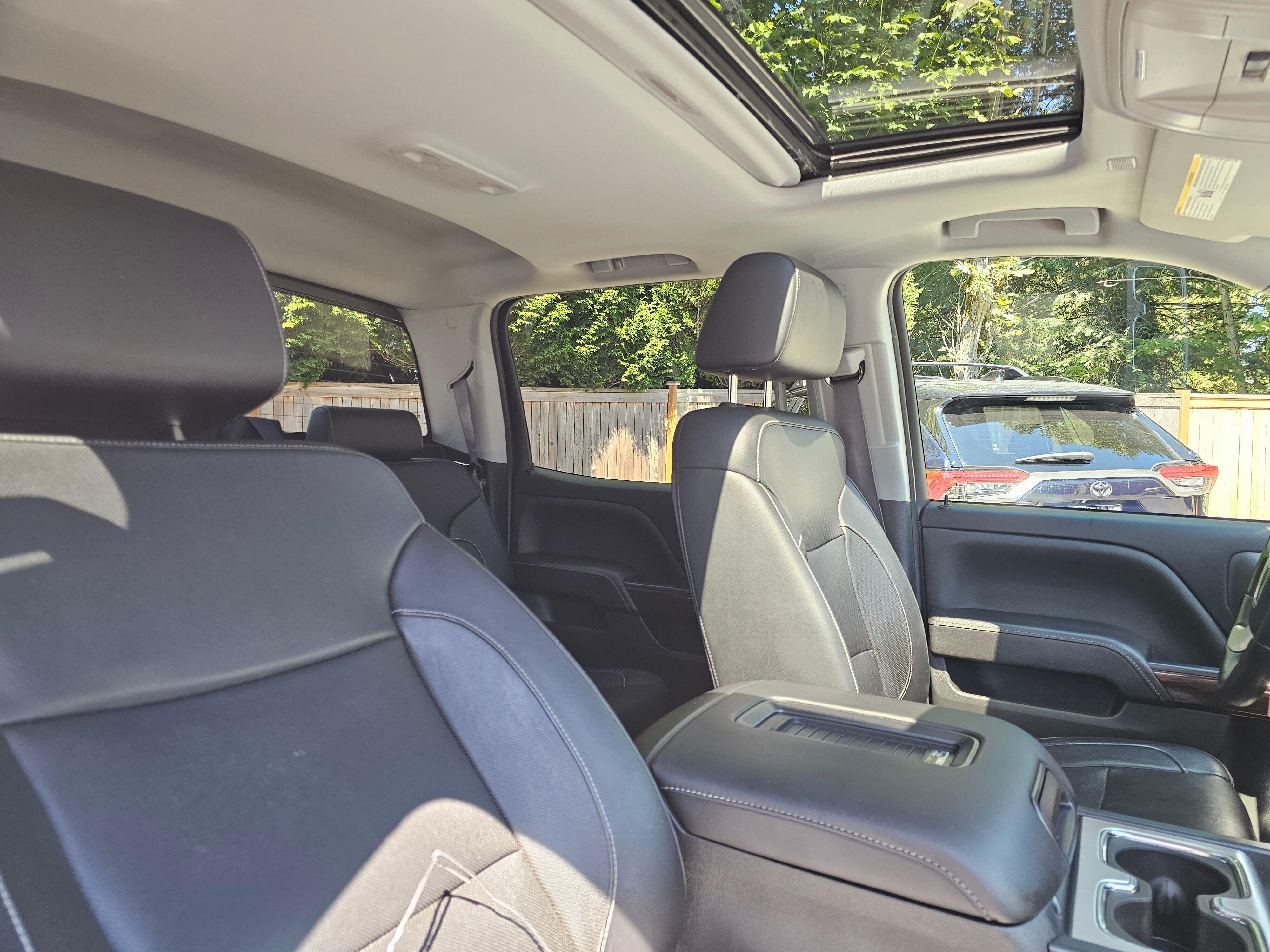 Used 2017 White Frost Tricoat GMC SLT image 11