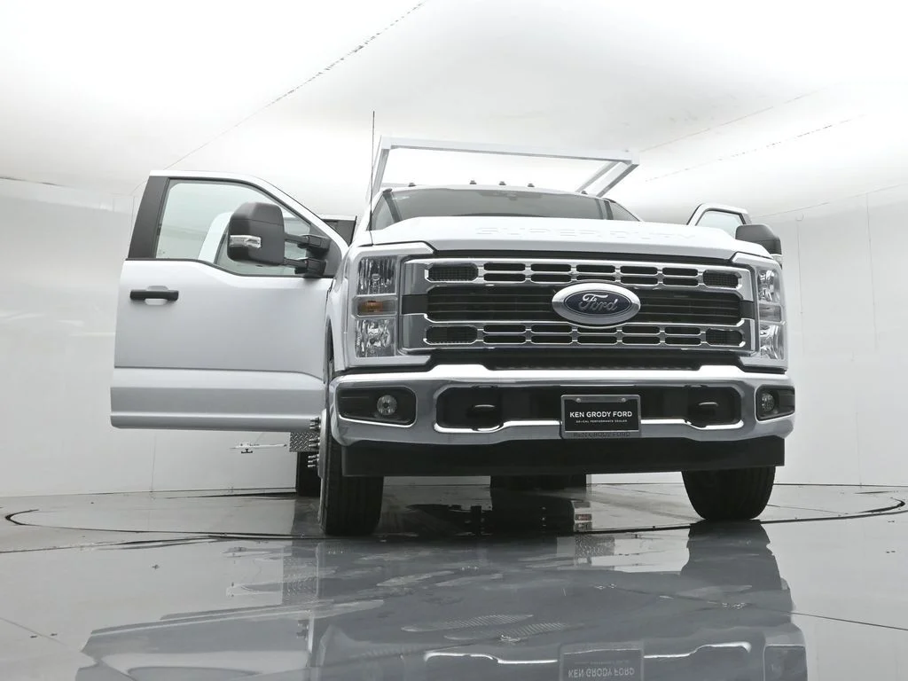 New 2026 Oxford White Ford XL image 53
