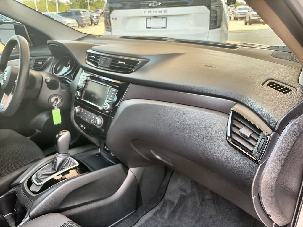 Used 2020 Silver Nissan S FWD Xtronic CVT image 30