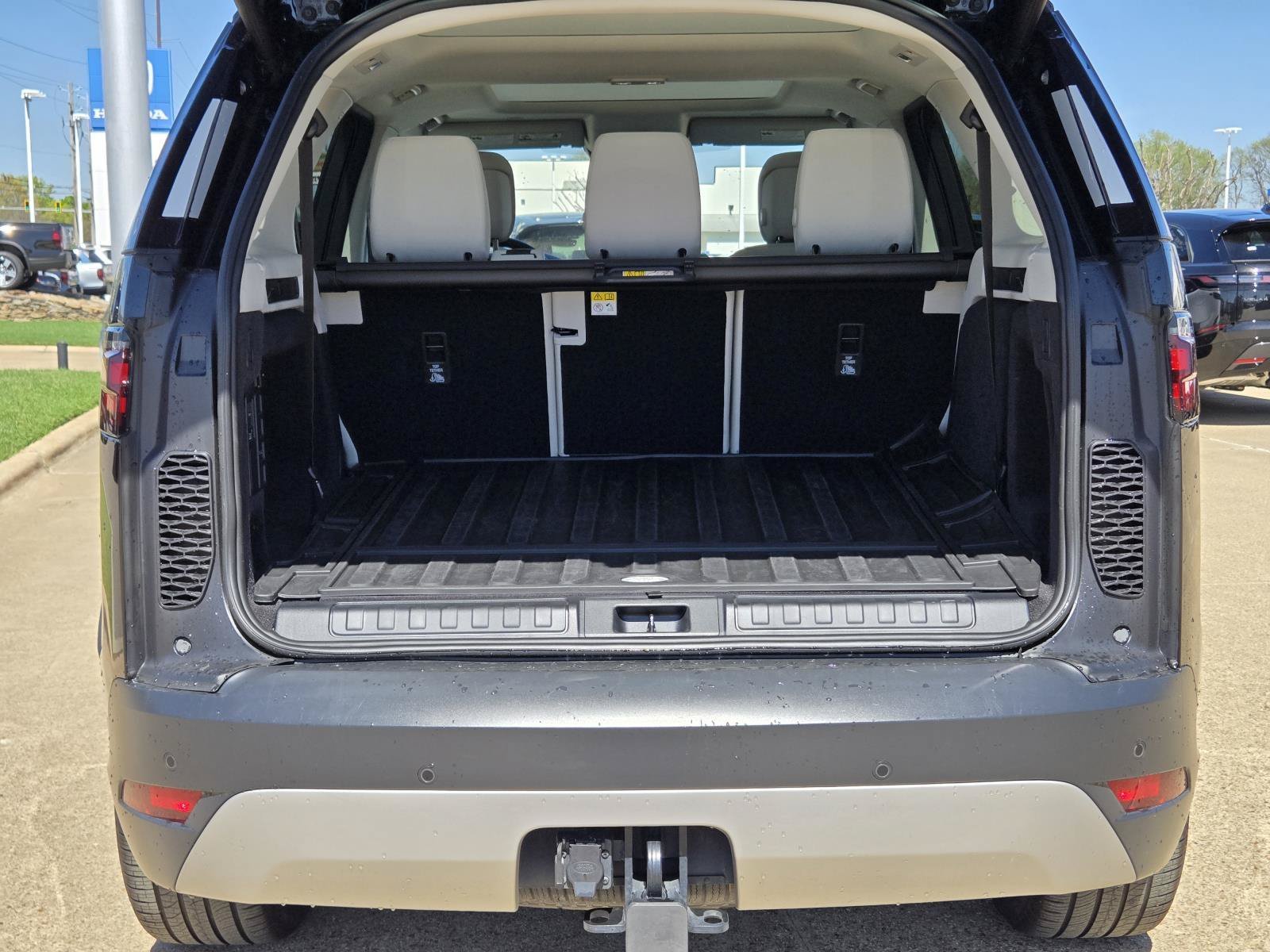 Used 2025 Black Land Rover S image 10