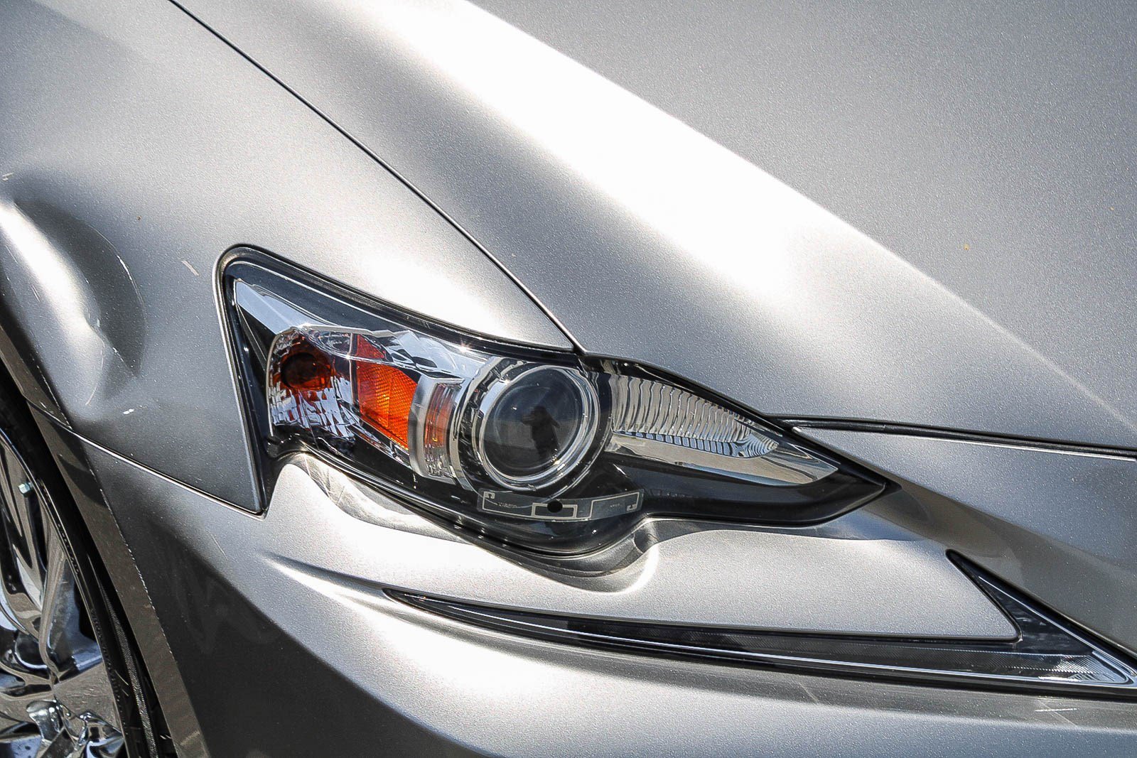 Used 2016 Atomic Silver Lexus 200t image 4