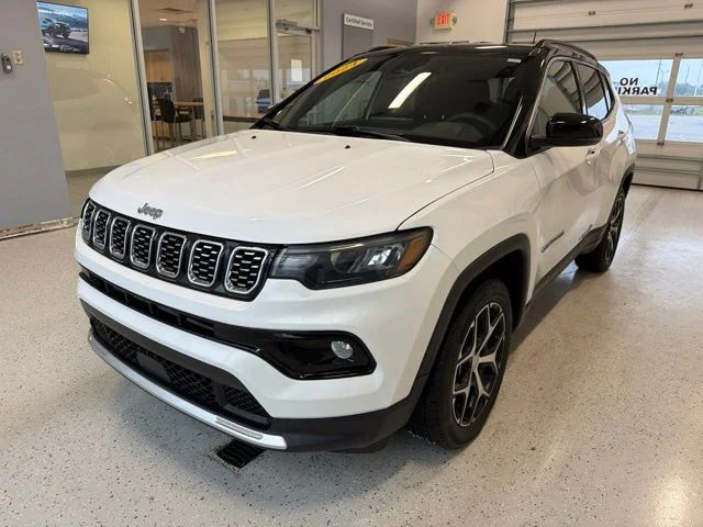 Used 2024 White Jeep Limited image 4