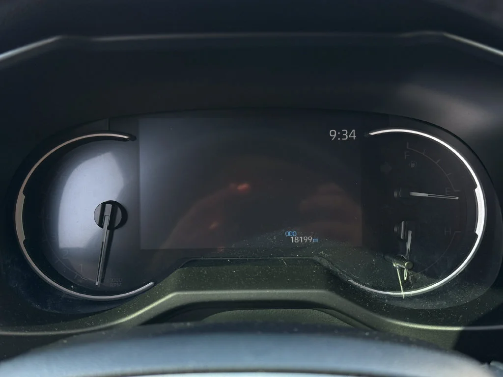 Used 2024  Toyota XLE Premium image 20