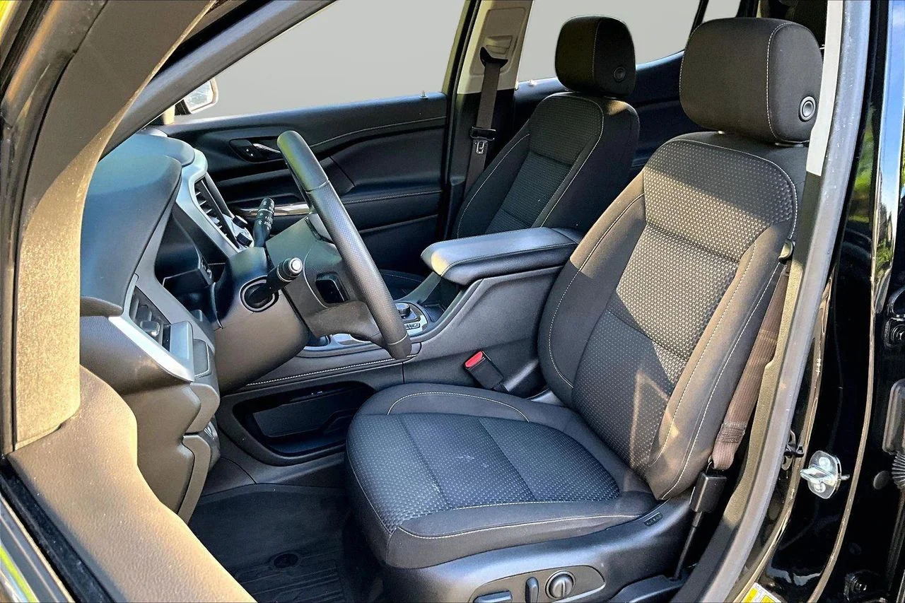 Used 2023 Black GMC SLE image 20