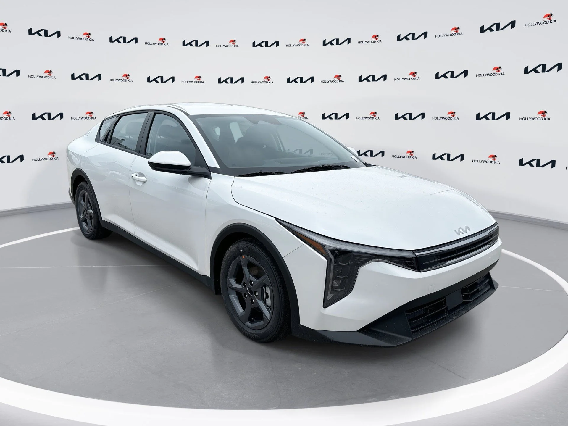 New 2026 Snow White Pearl Kia LXS image 1