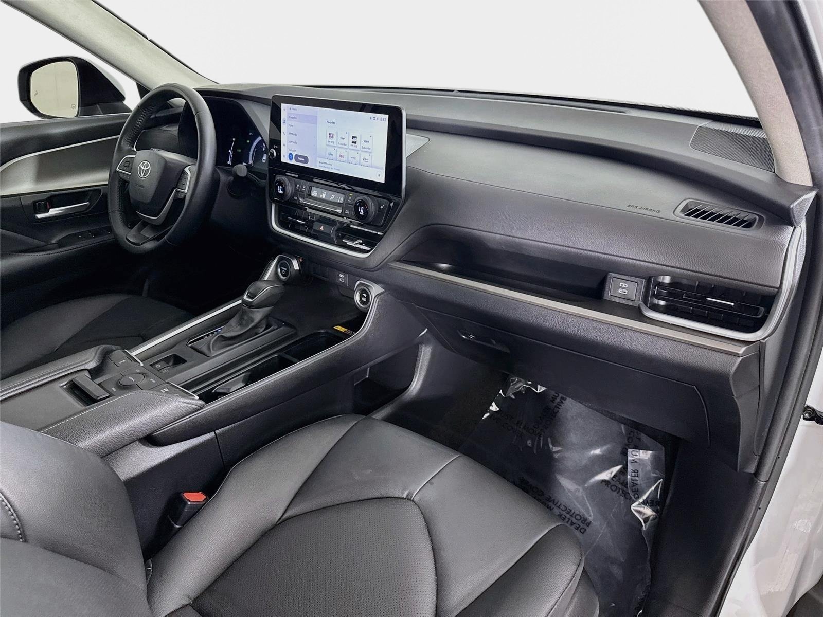 Used 2024 Pearl Toyota XLE image 29