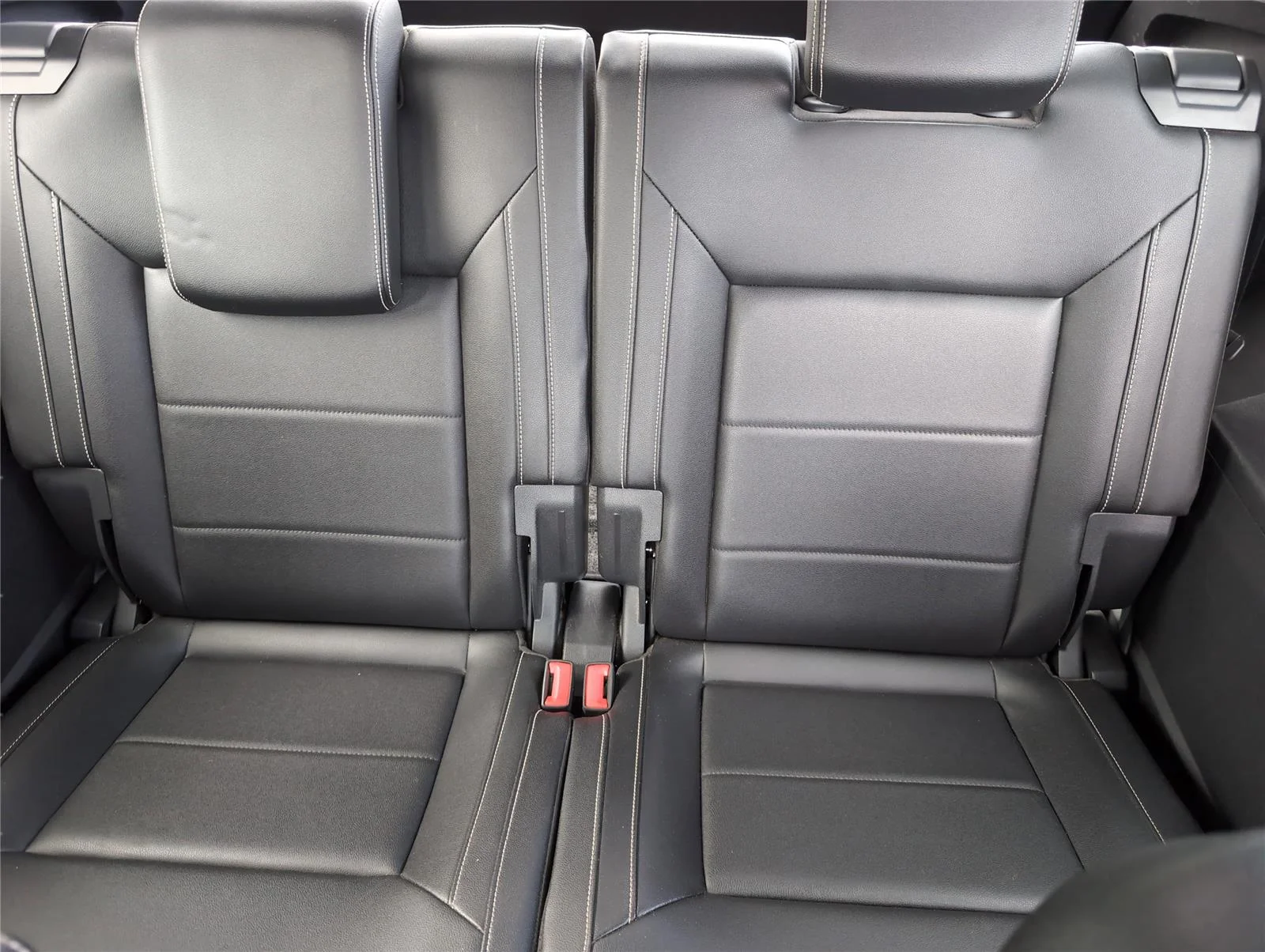 Used 2023 Platinum Gray Metallic Volkswagen 3.6L V6 SEL R-Line Black image 28