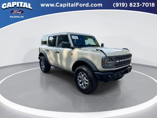 Used 2025 Beige Ford Badlands image 2
