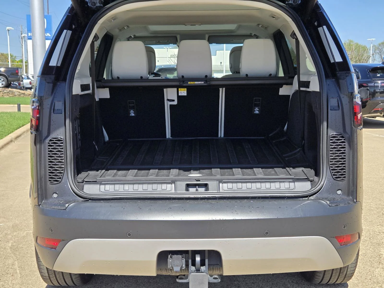 Certified Used 2025 Black Land Rover S image 10
