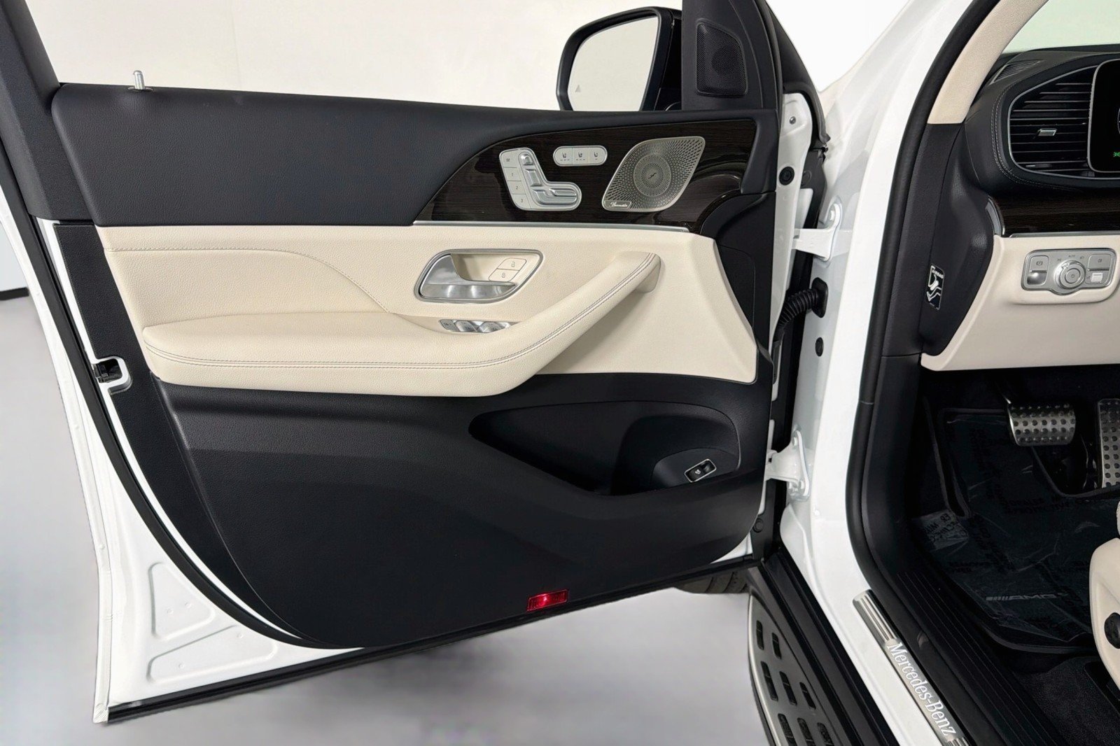New 2026 Polar White Mercedes-Benz GLS 450 4MATIC® SUV image 23