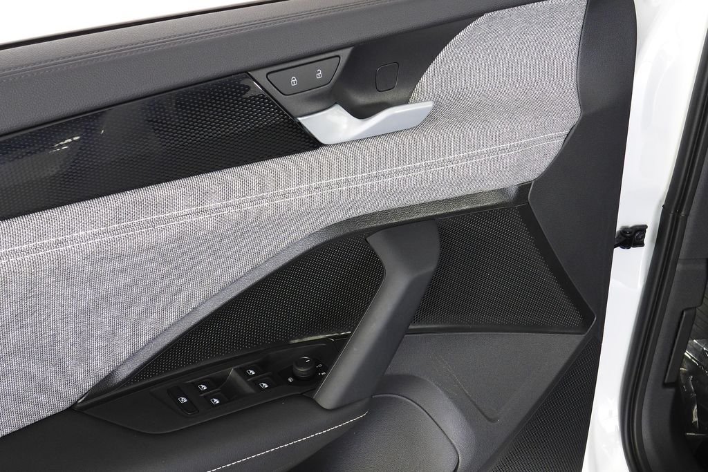 2025 Volkswagen Tiguan S - Photo 12