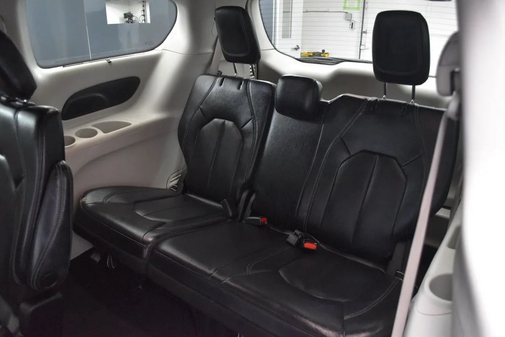 Used 2022 White Chrysler Touring L image 19