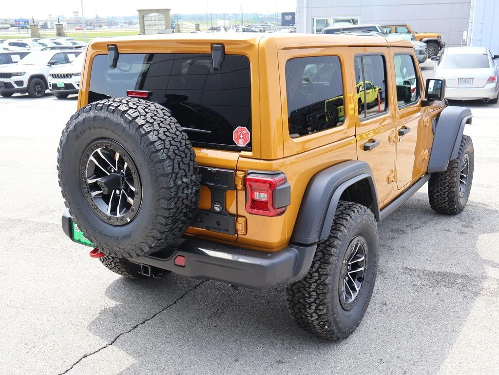 New 2026 Goldilocks Exterior Paint Jeep Rubicon image 5