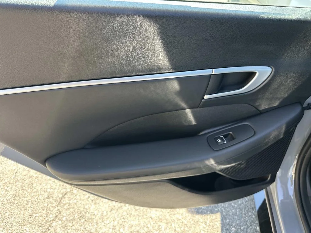 Used 2026 Blue Hyundai SEL Sport image 17