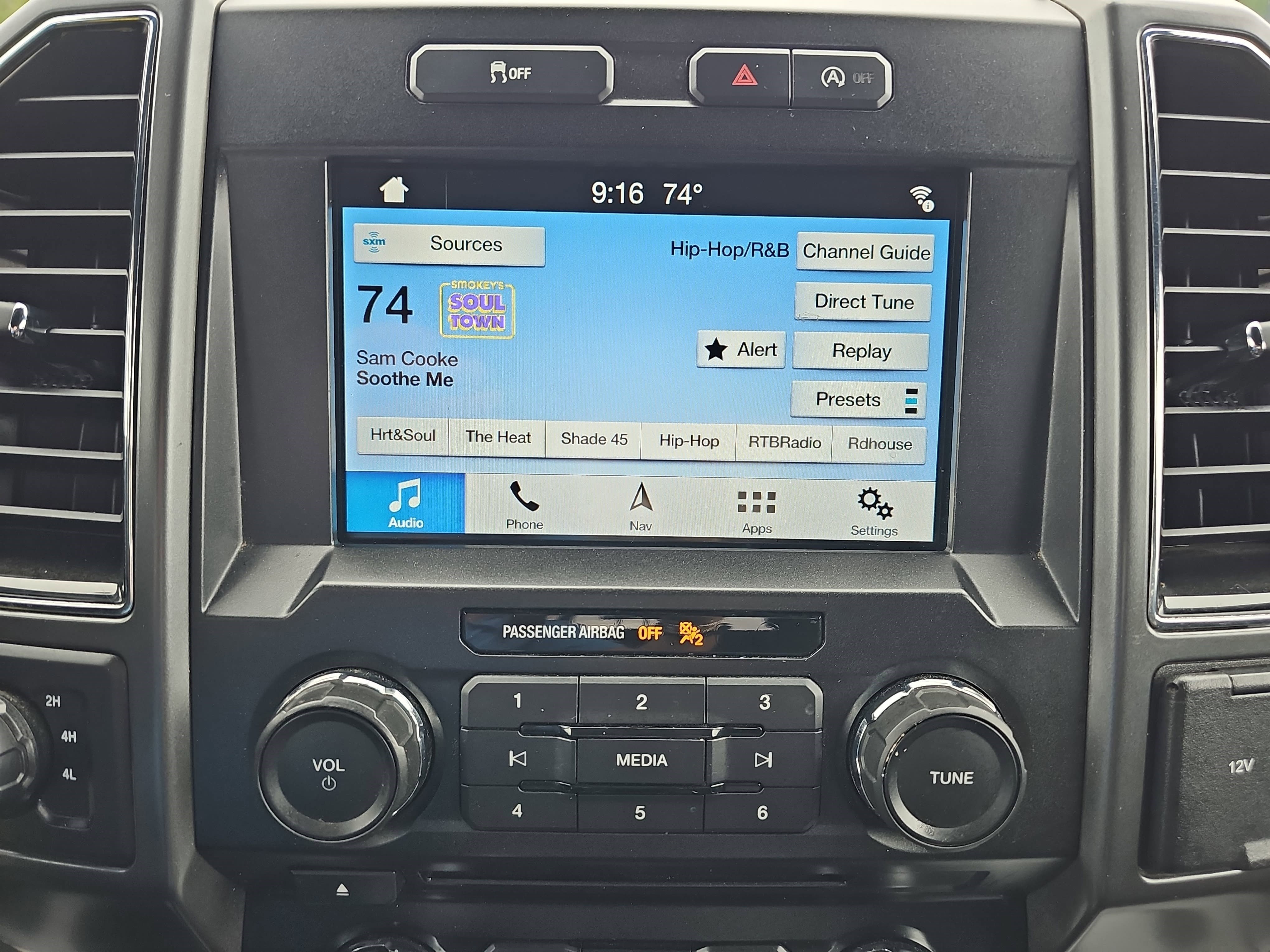 Used 2018 Oxford White Ford XLT image 22