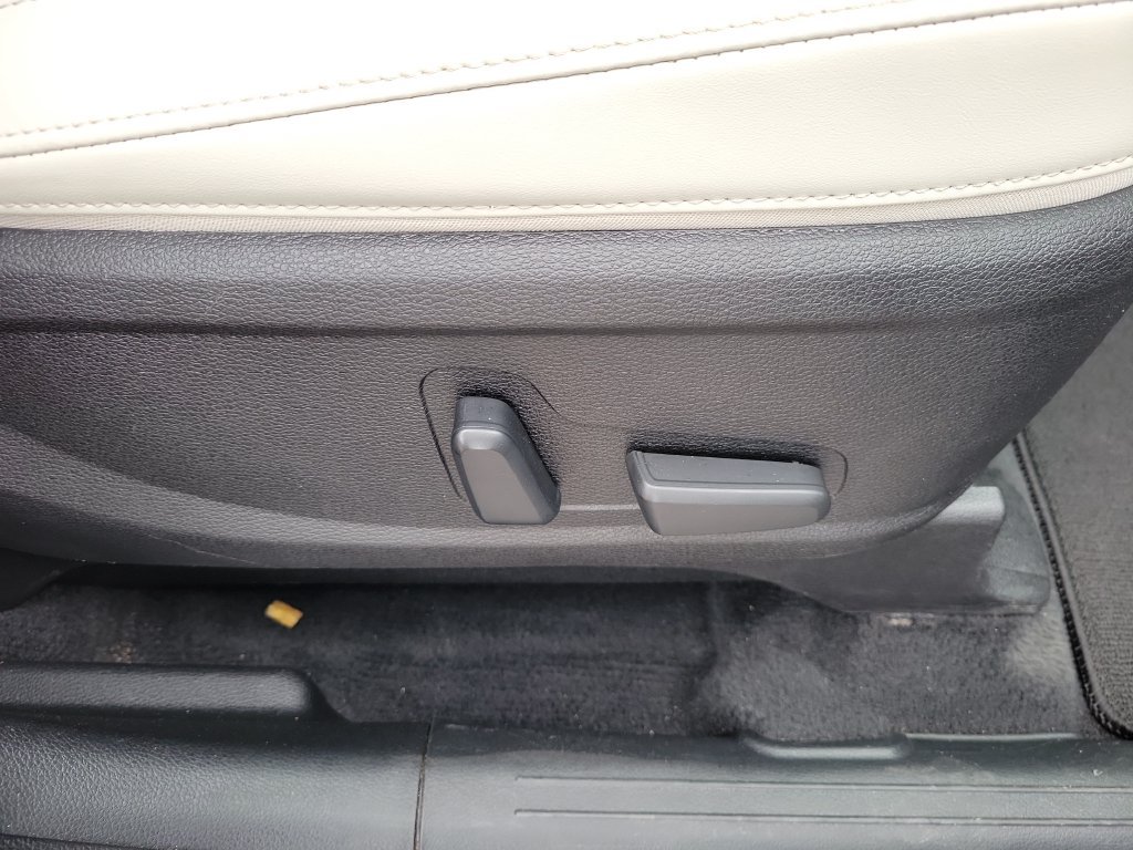 Certified Used 2022 Gravity Gray Kia SX image 10