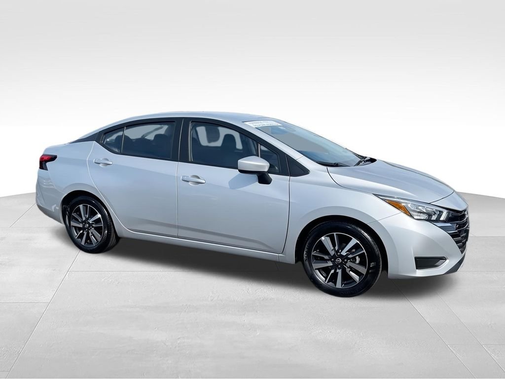 Used 2025 Silver Nissan 1.6 SV image 2