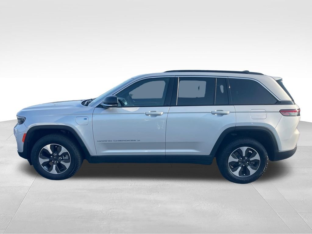 Used 2024 Silver Jeep 4xe image 2