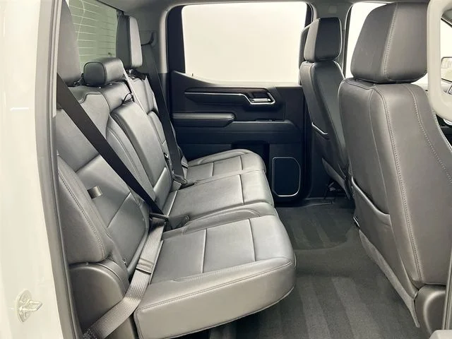 2025 GMC Sierra 1500 SLT - Photo 17