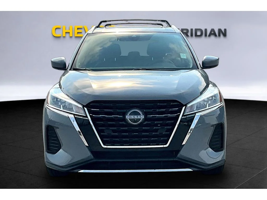 Used 2024 Gray Nissan SV image 3