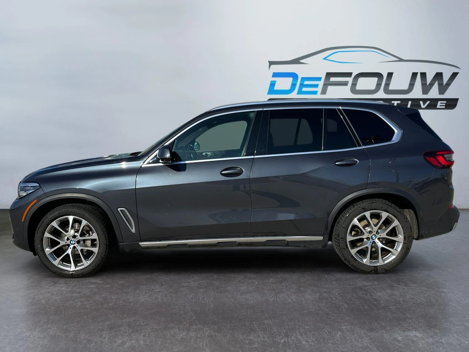 Used 2021 Arctic Grey Metallic BMW xDrive40i image 10