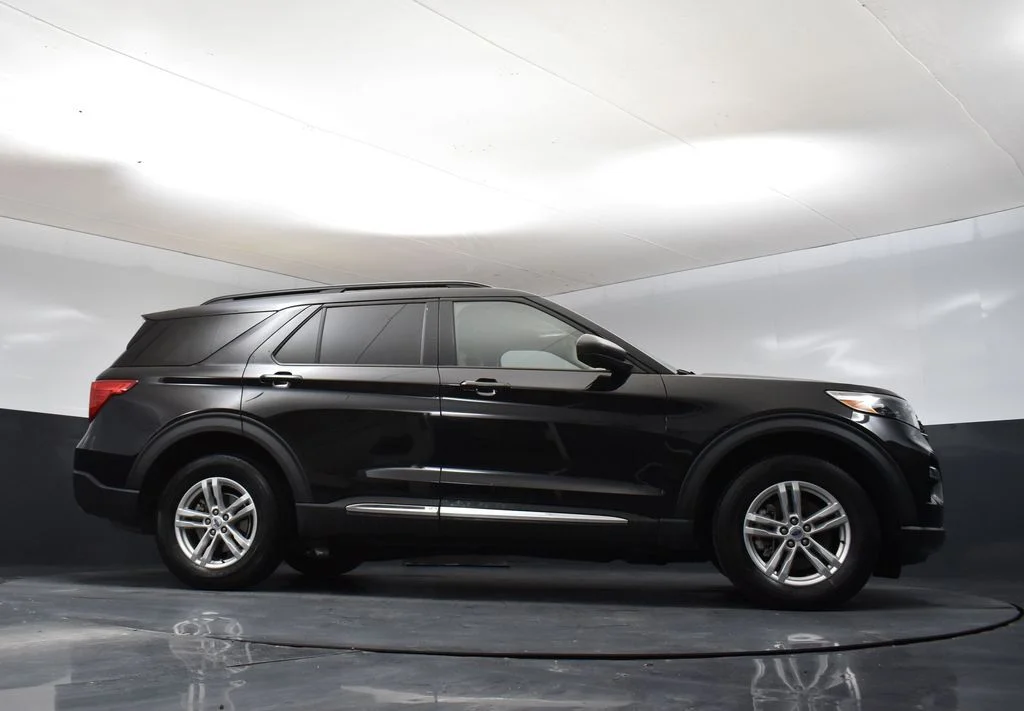 Used 2023 Black Ford XLT image 12