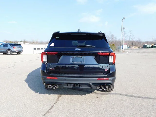 New 2026 Agate Black Metallic Ford ST image 4