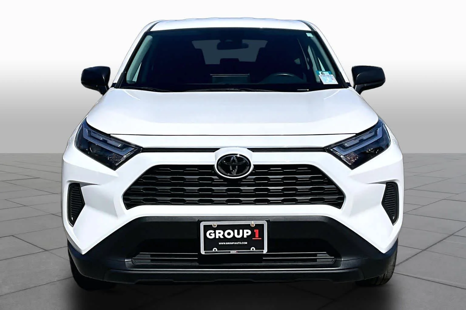 Used 2023 Ice Cap Toyota LE image 4