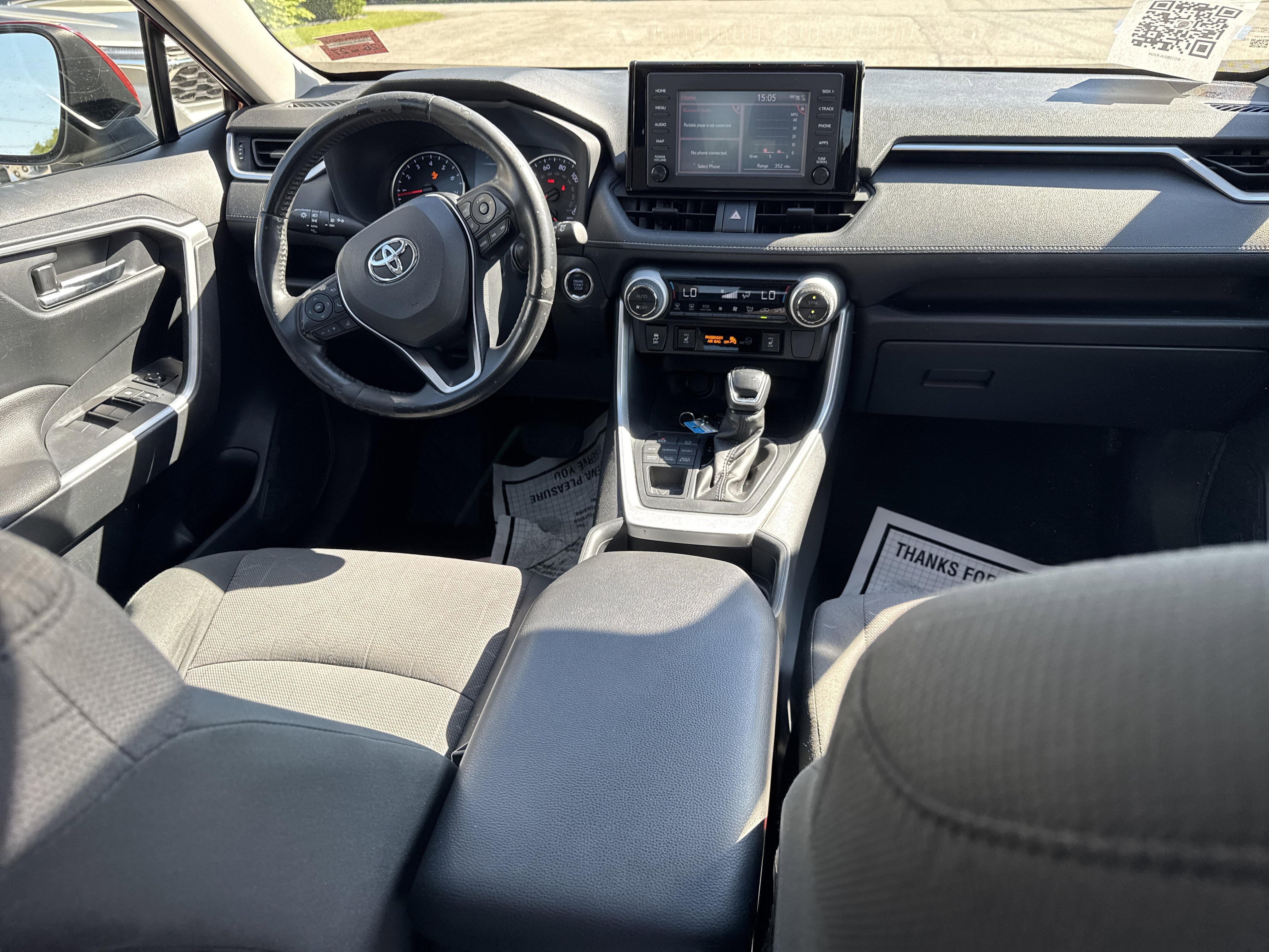 Used 2019 RUBY FLARE PEARL Toyota XLE image 13